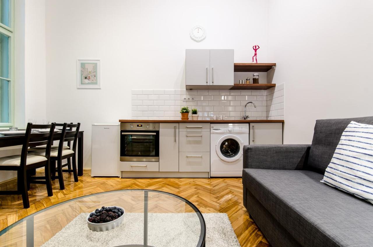 Apartment B63 2 Bedroom In Heart Of